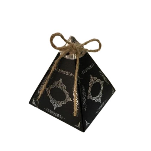 Karton Lokumluk Gümüş Saray Desenli Piramit Modeli 50 Adet)  Siyah