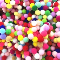 Tahtakale Toptancı Renkli Ponpon Minik Boy Rengarenk 1.5 CM (50 Adet) Tahtakale Toptancı Renkli Ponpon Minik Boy Rengarenk 1.5 CM (50 Adet)